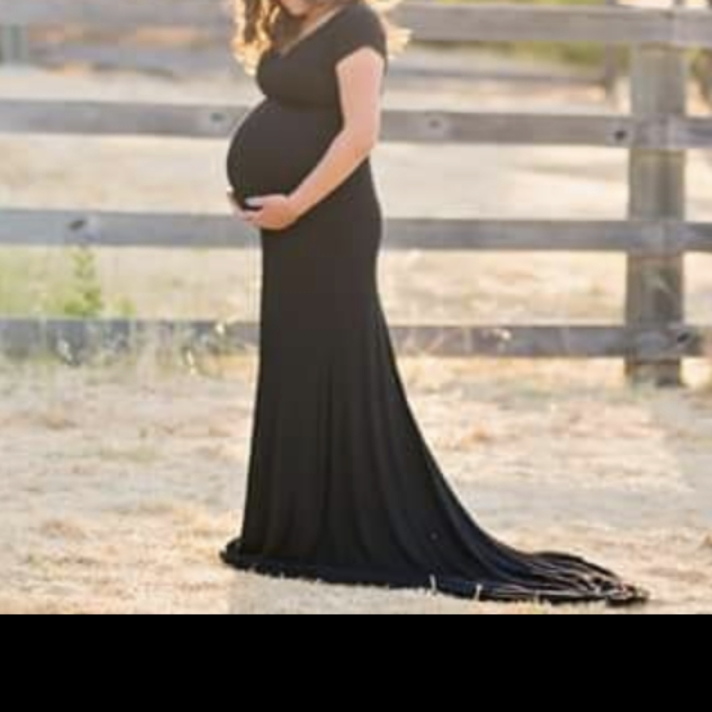 Black maternity photo shoot dress!